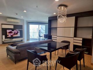 For rent 3 bedrooms condo in Huai Khwang, Bangkok