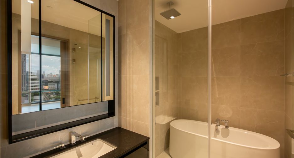 Condo en venta de 2 habitaciones en Khlong Toei, Bangkok