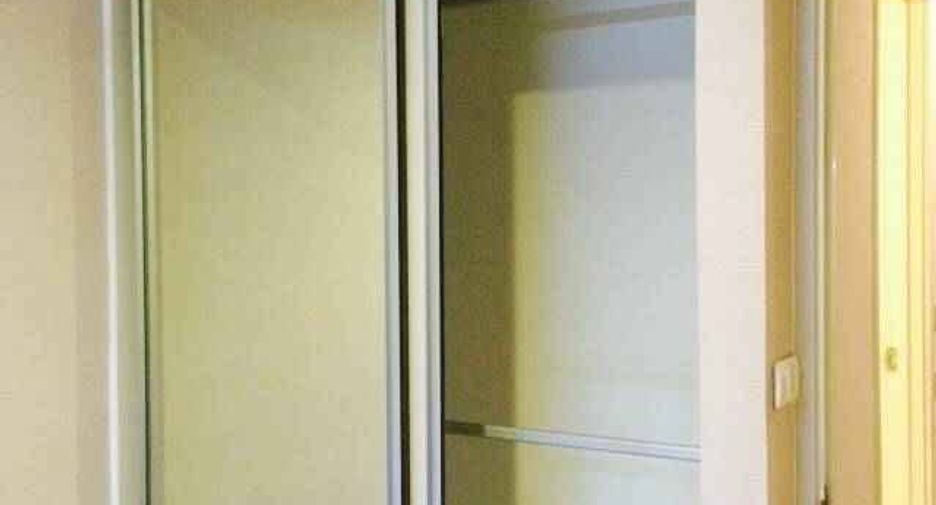 For rent 2 bedrooms condo in Yan Nawa, Bangkok