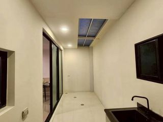 Casa adosada en alquiler de 3 habitaciones en Saphan Sung, Bangkok