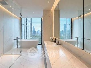 For rent 3 bedrooms condo in Sathon, Bangkok