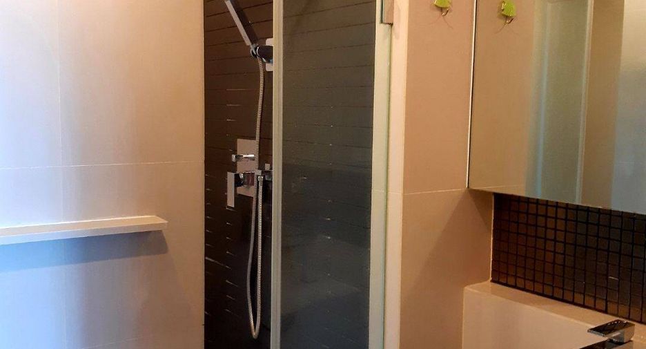 For rent 1 bed condo in Phra Khanong, Bangkok