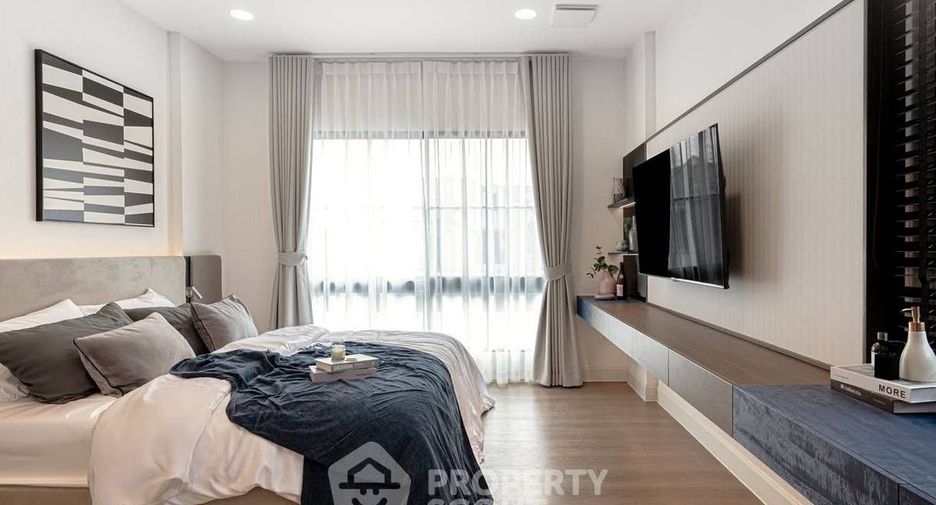 Casa en alquiler de 3 habitaciones en Saphan Sung, Bangkok