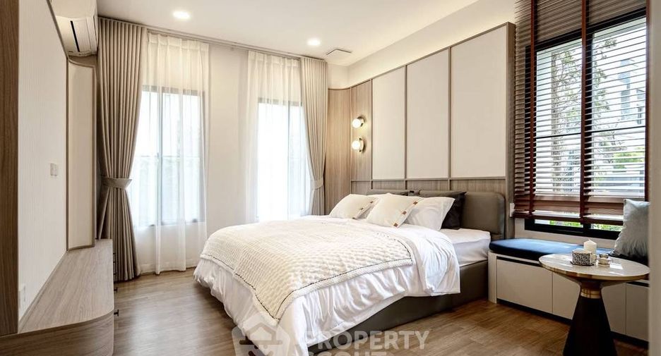 Casa en alquiler de 3 habitaciones en Saphan Sung, Bangkok