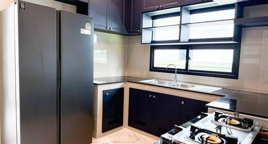Casa en alquiler de 5 habitaciones en Don Mueang, Bangkok