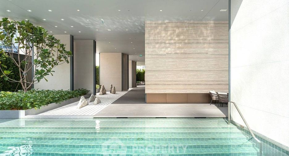 For rent 2 bedrooms condo in Khlong Toei, Bangkok