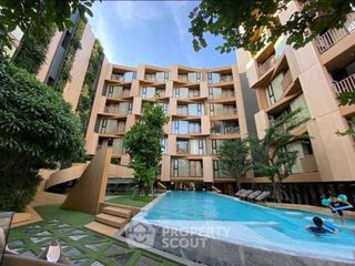 For rent 2 bedrooms condo in Phra Khanong, Bangkok