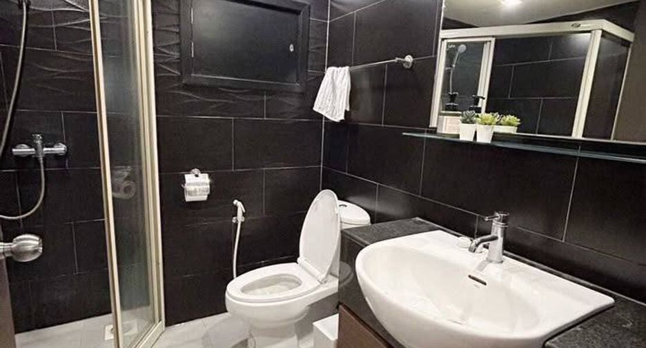 For rent 2 bedrooms condo in Phaya Thai, Bangkok