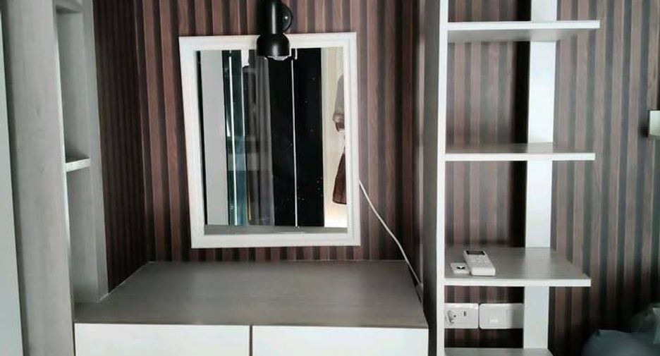 For rent 2 bedrooms condo in Bang Rak, Bangkok