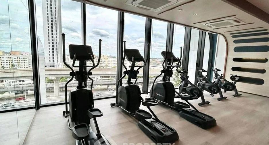 For rent 2 bedrooms condo in Bang Rak, Bangkok