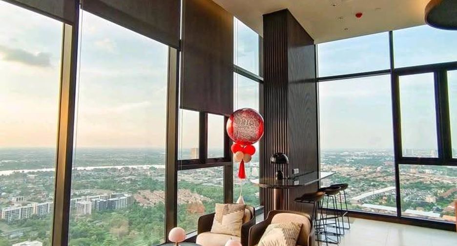 For rent 2 bedrooms condo in Bang Rak, Bangkok