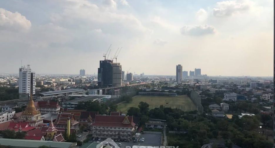 For rent 2 bedrooms condo in Bang Na, Bangkok