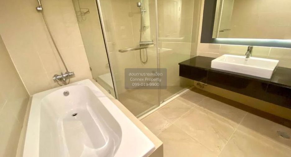 For rent 2 bedrooms condo in Huai Khwang, Bangkok