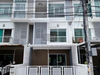 Reihenhaus zum Kauf mit 3 Zimmer in Prawet, Bangkok