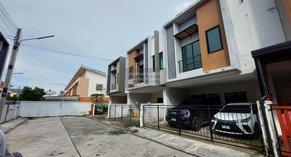 Casa adosada en venta de 3 habitaciones en Phan Thong, Chonburi