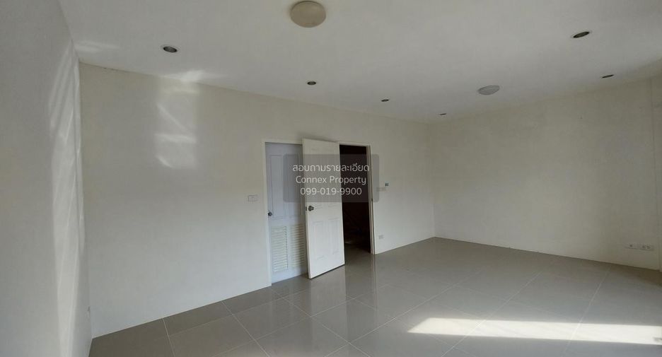 Casa adosada en venta de 3 habitaciones en Phan Thong, Chonburi