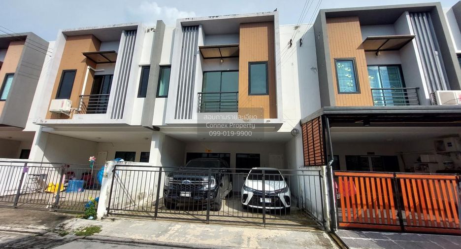 Casa adosada en venta de 3 habitaciones en Phan Thong, Chonburi