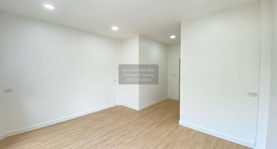 Reihenhaus zum Kauf mit 3 Zimmer in Pak Kret, Nonthaburi
