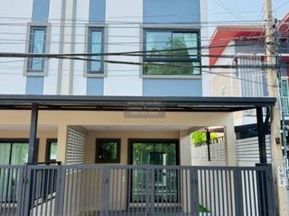 Reihenhaus zum Kauf mit 3 Zimmer in Pak Kret, Nonthaburi