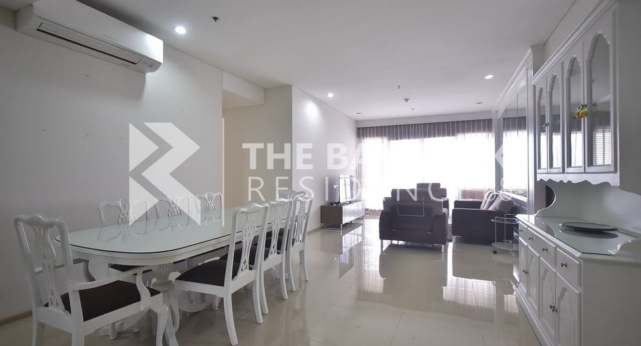 For rent 3 bedrooms condo in Khlong Toei, Bangkok