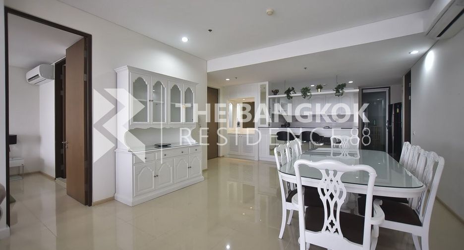 For rent 3 bedrooms condo in Khlong Toei, Bangkok