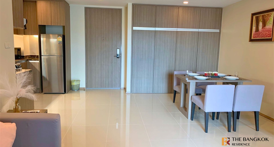 For rent 2 bedrooms condo in Watthana, Bangkok