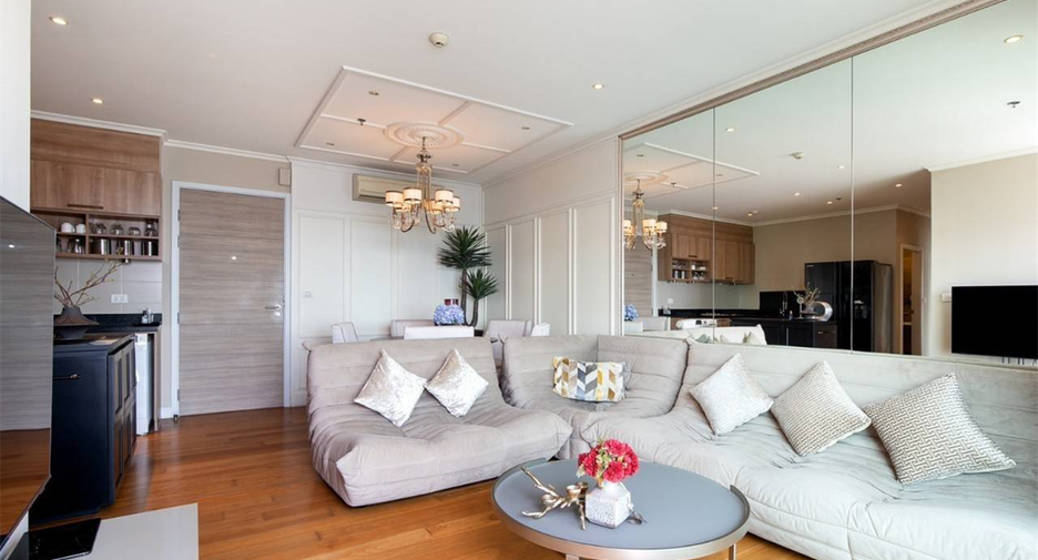 For rent 3 bedrooms condo in Khlong San, Bangkok