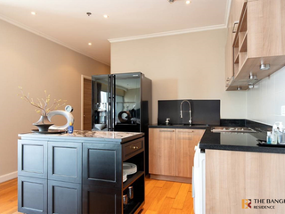 For rent 3 bedrooms condo in Khlong San, Bangkok