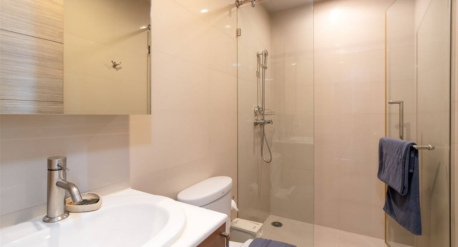 For rent 3 bedrooms condo in Khlong San, Bangkok