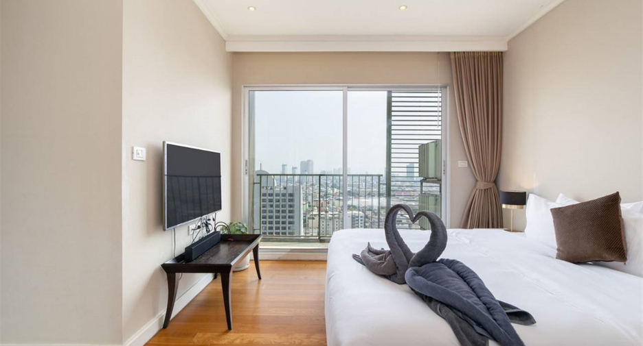 For rent 3 bedrooms condo in Khlong San, Bangkok