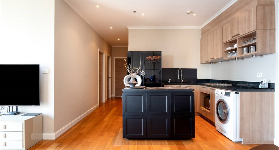 For rent 3 bedrooms condo in Khlong San, Bangkok