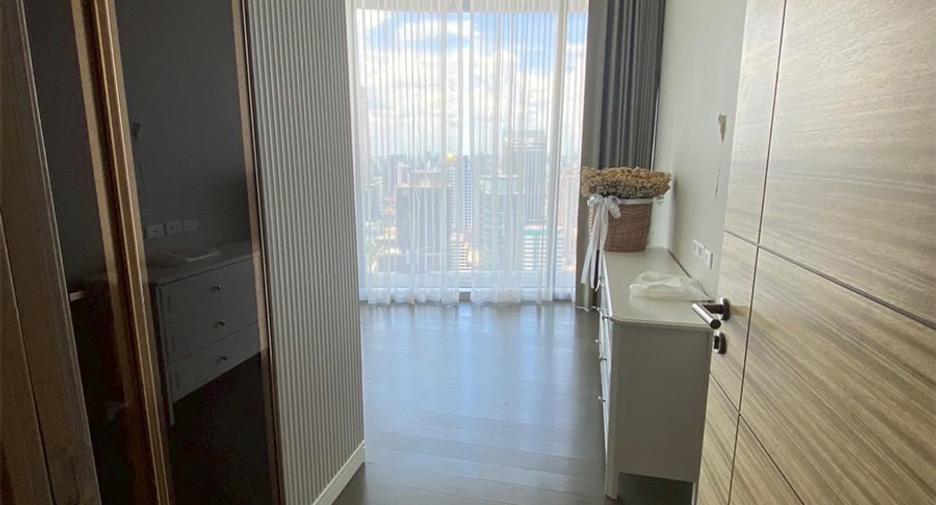 For rent 2 bedrooms condo in Pathum Wan, Bangkok