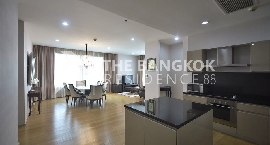 For rent 3 bedrooms condo in Khlong Toei, Bangkok