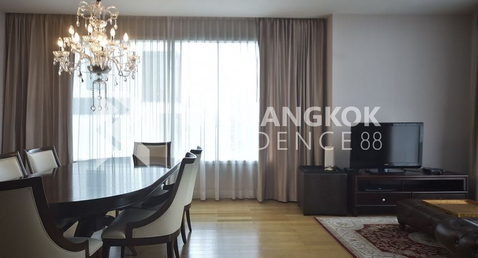 For rent 3 bedrooms condo in Khlong Toei, Bangkok