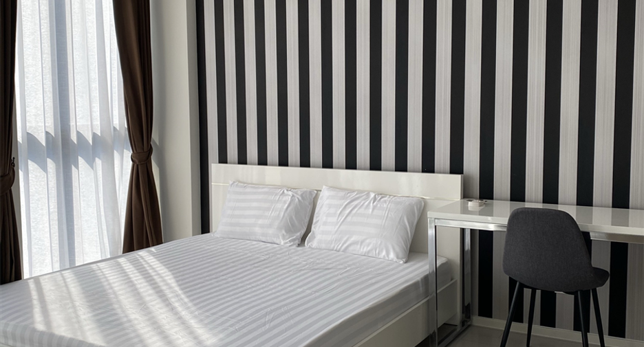 For rent 2 bedrooms condo in Pathum Wan, Bangkok