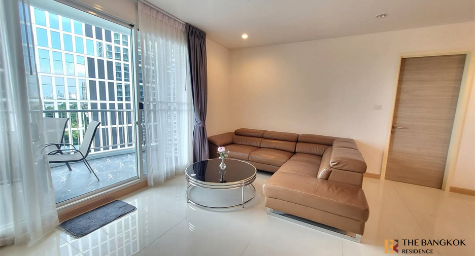 For rent 2 bedrooms condo in Yan Nawa, Bangkok