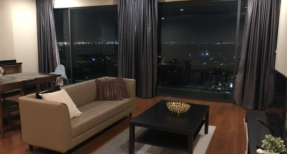 For rent 2 bedrooms condo in Yan Nawa, Bangkok