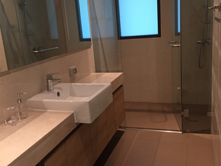 For rent 2 bedrooms condo in Yan Nawa, Bangkok