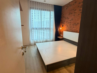 For rent 2 bedrooms condo in Huai Khwang, Bangkok