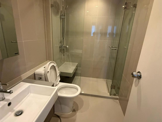 For rent 2 bedrooms condo in Huai Khwang, Bangkok