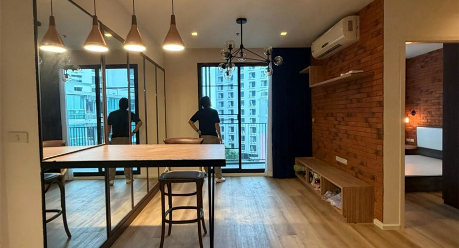 For sale 2 bedrooms condo in Huai Khwang, Bangkok