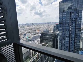 À louer 1 chambre condo à Huai Khwang, Bangkok