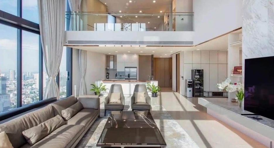 For rent 4 bedrooms condo in Khlong San, Bangkok