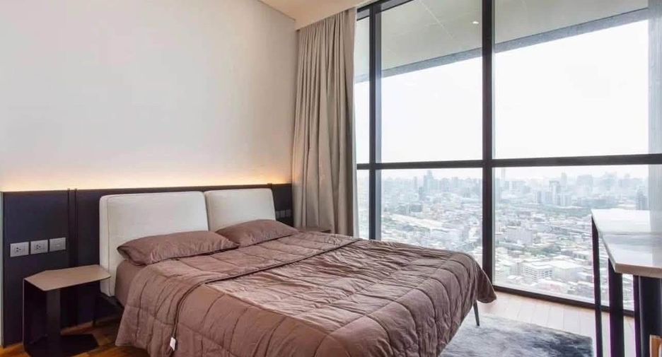 For rent 4 bedrooms condo in Khlong San, Bangkok