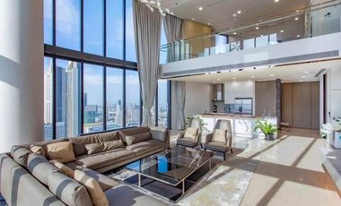 For rent 4 bedrooms condo in Khlong San, Bangkok