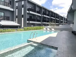 For sale 4 bedrooms townhouse in Mueang Krabi, Krabi