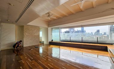 Condo en alquiler de 2 habitaciones en Khlong Toei, Bangkok