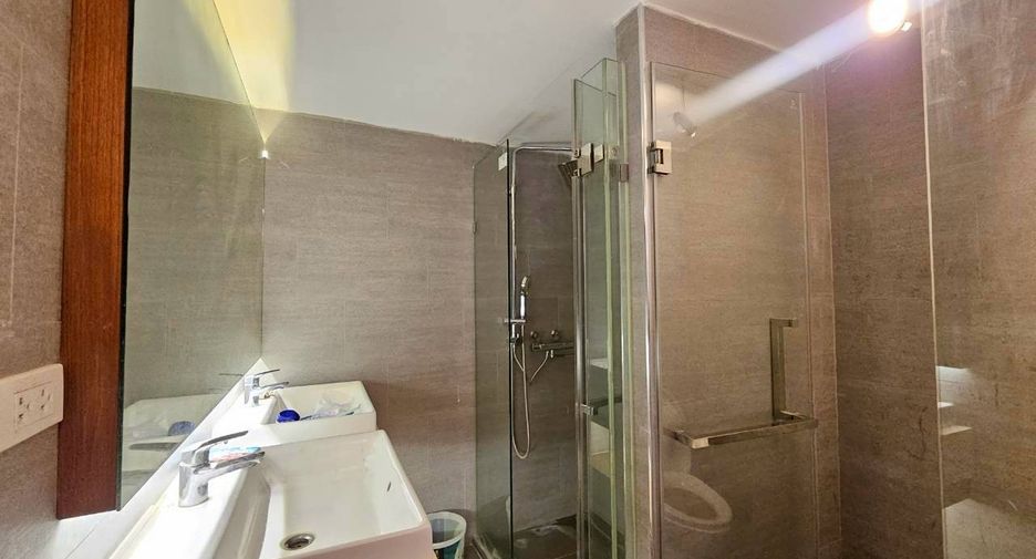 Condo en alquiler de 2 habitaciones en Khlong Toei, Bangkok