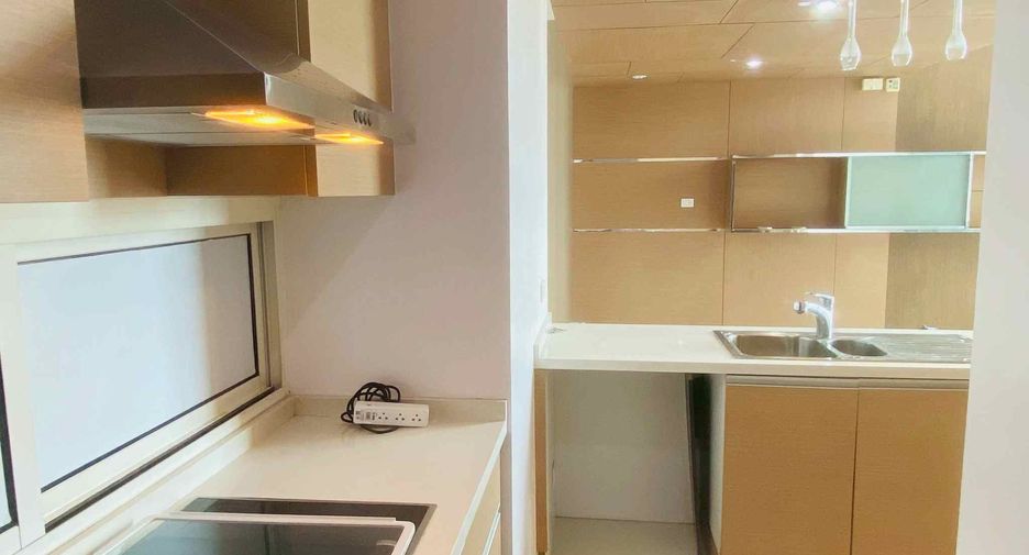 For rent 2 ベッドルーム condo in Sathon, Bangkok