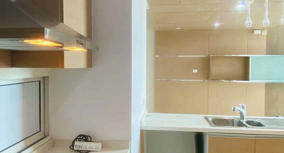 For rent 2 ベッドルーム condo in Sathon, Bangkok